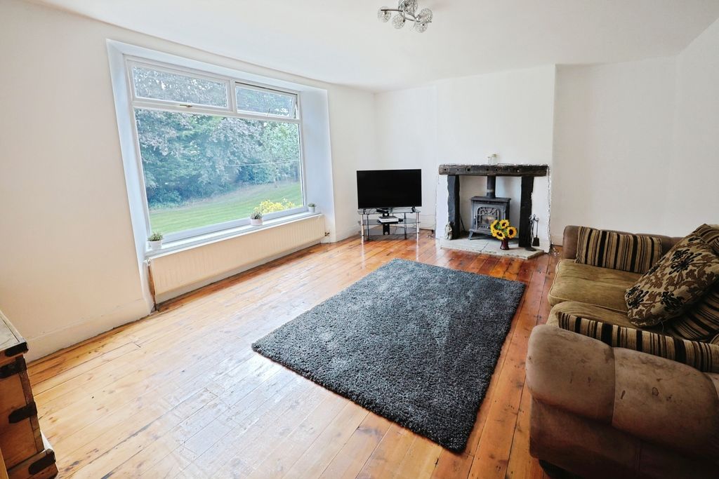 Property photo 3 of 24 Pbox-Img.Jpg