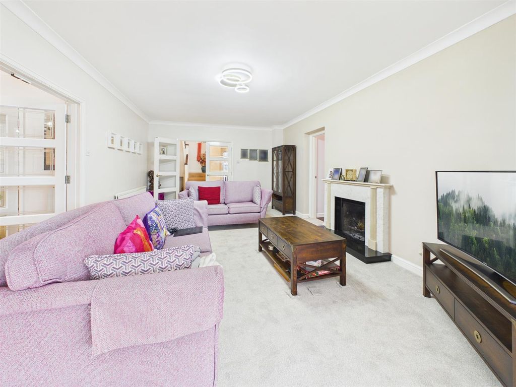 Property photo 3 of 19 Cam05510G0-Pr0180-Still012.Jpg