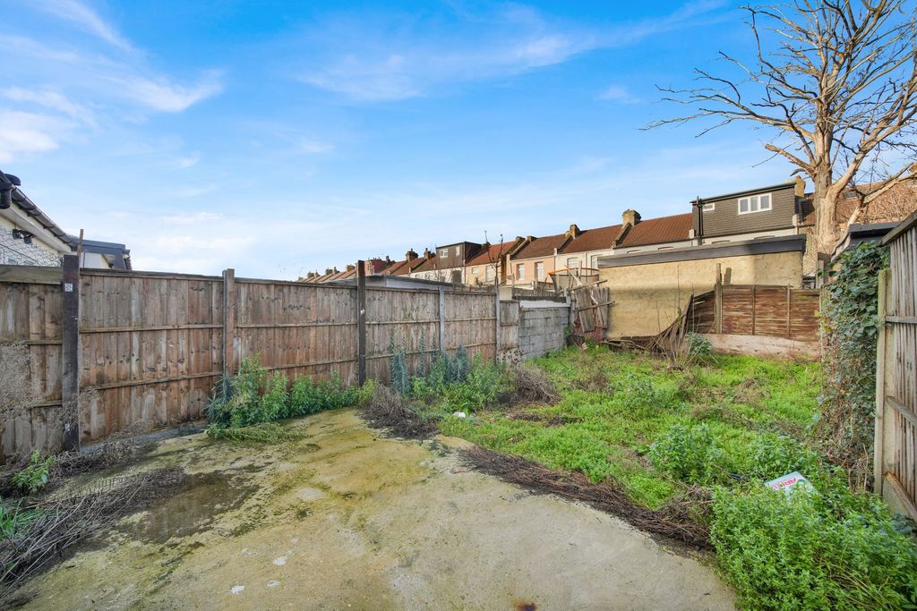 Property photo 3 of 16