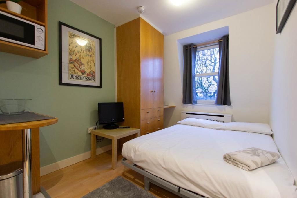 Property photo 1 of 7 Studio To Rent
