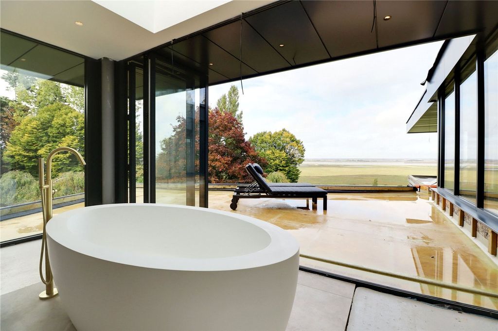 Property photo 3 of 21 Picture No. 16