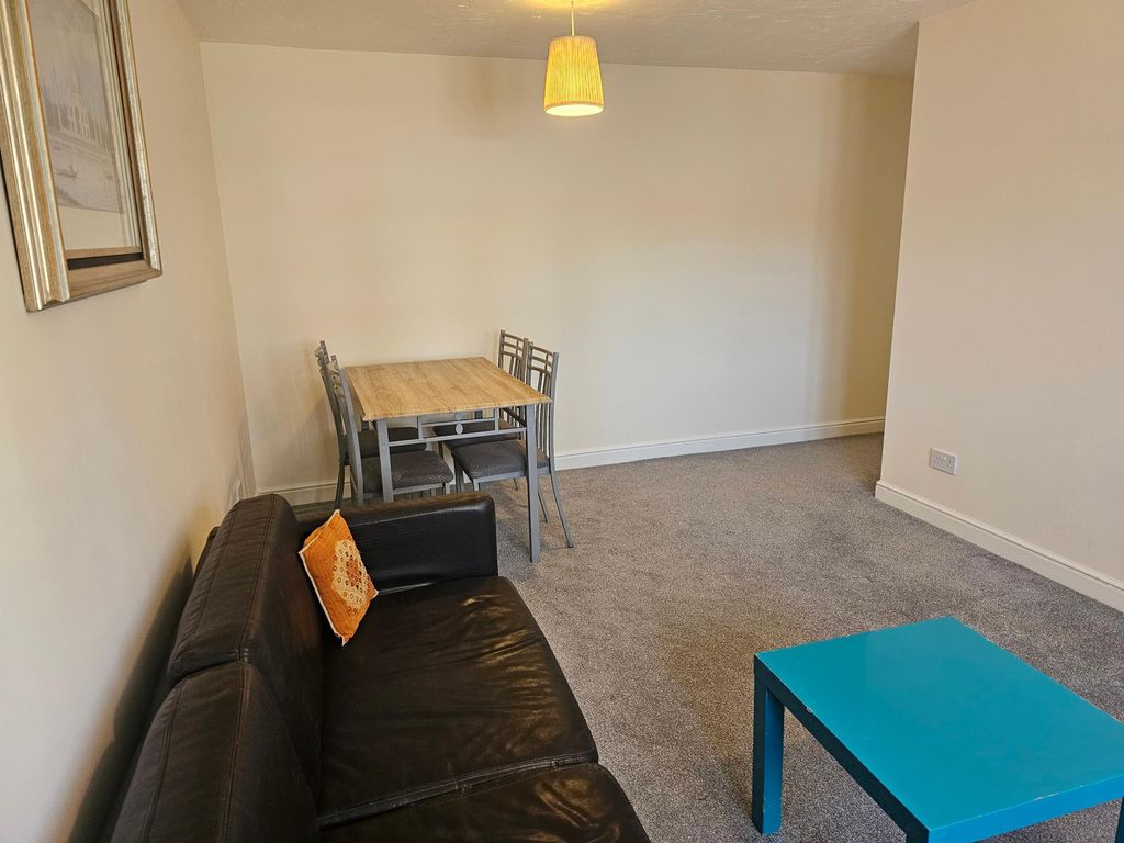 Property photo 3 of 10 Photo 2