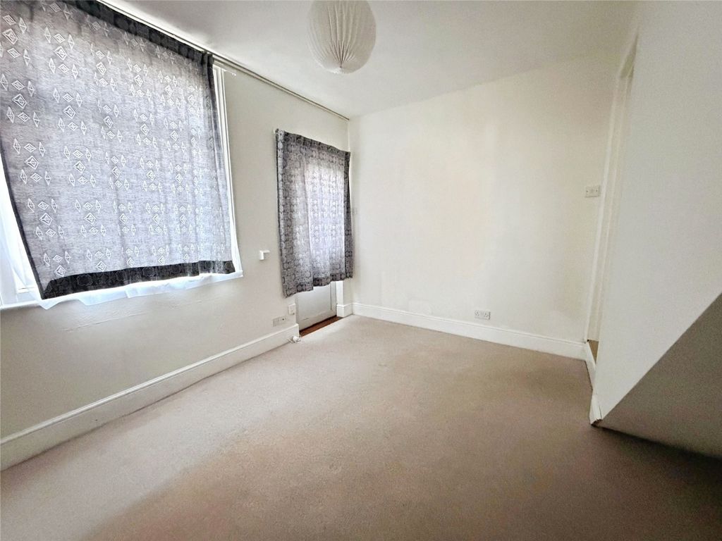 Property photo 3 of 10 Pbox-Img.Jpg