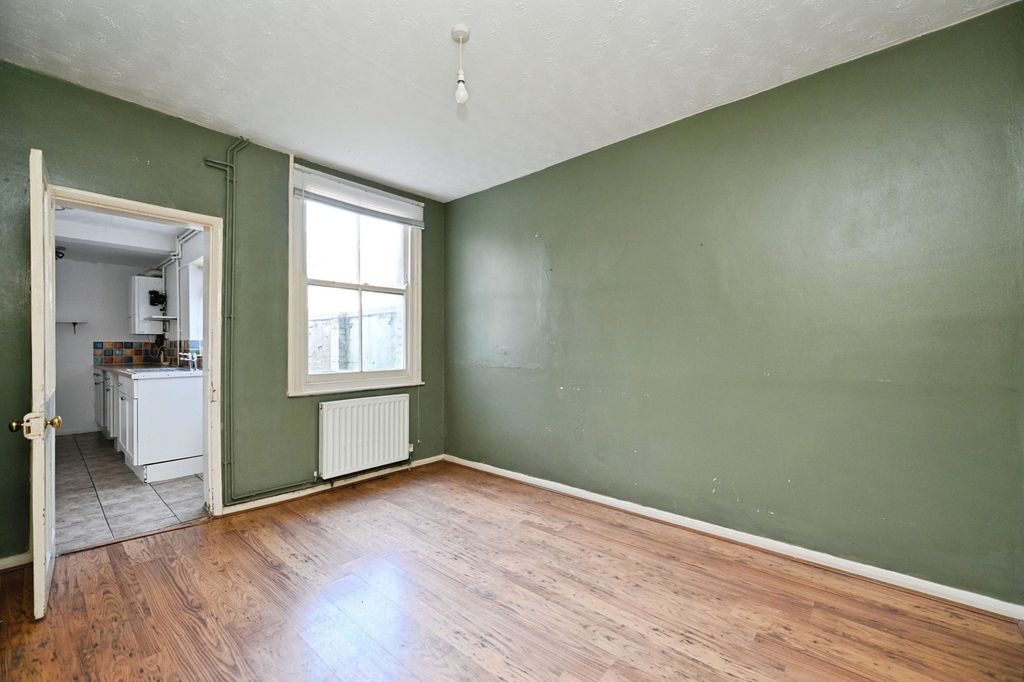 Property photo 3 of 12 Pbox-Img.Jpg