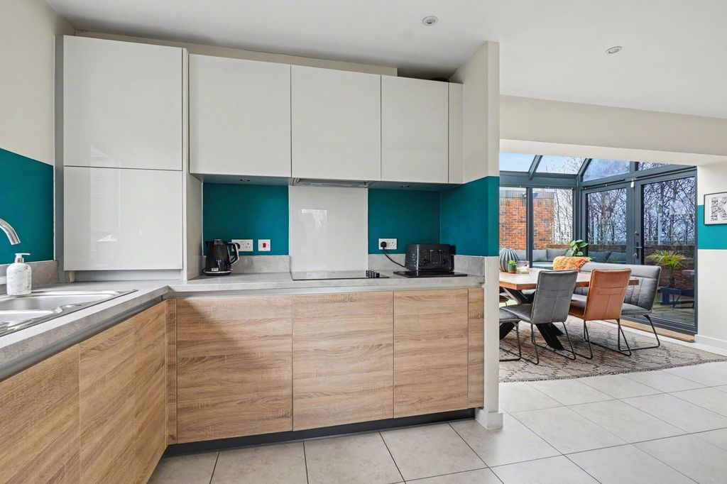 Property photo 3 of 47