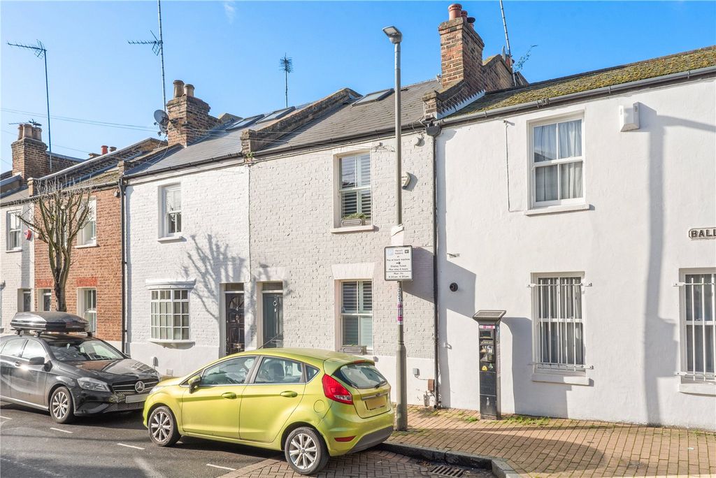 Property photo 2 of 9 External