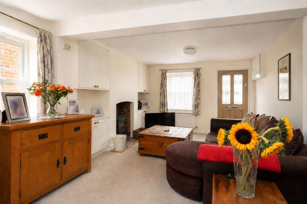 Property photo 2 of 9