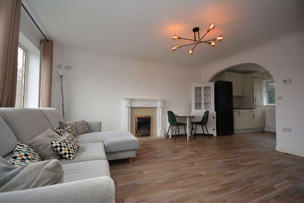 Property photo 2 of 17 Picture No. 20