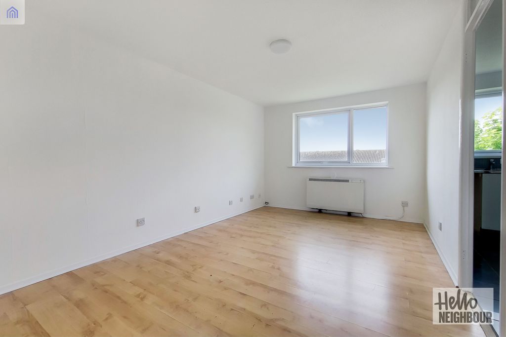 Property photo 3 of 9 Photo 2