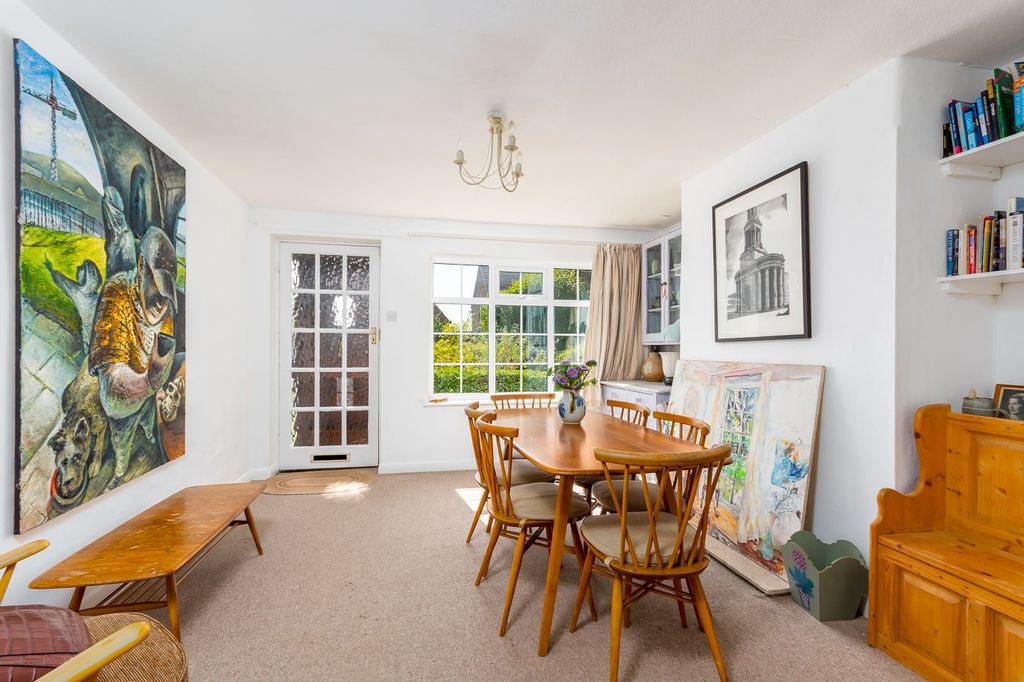 Property photo 2 of 24