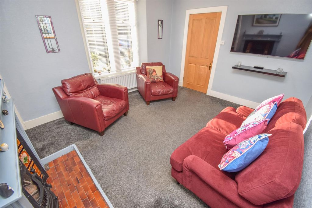 Property photo 3 of 25 Formal Lounge-2.Jpg