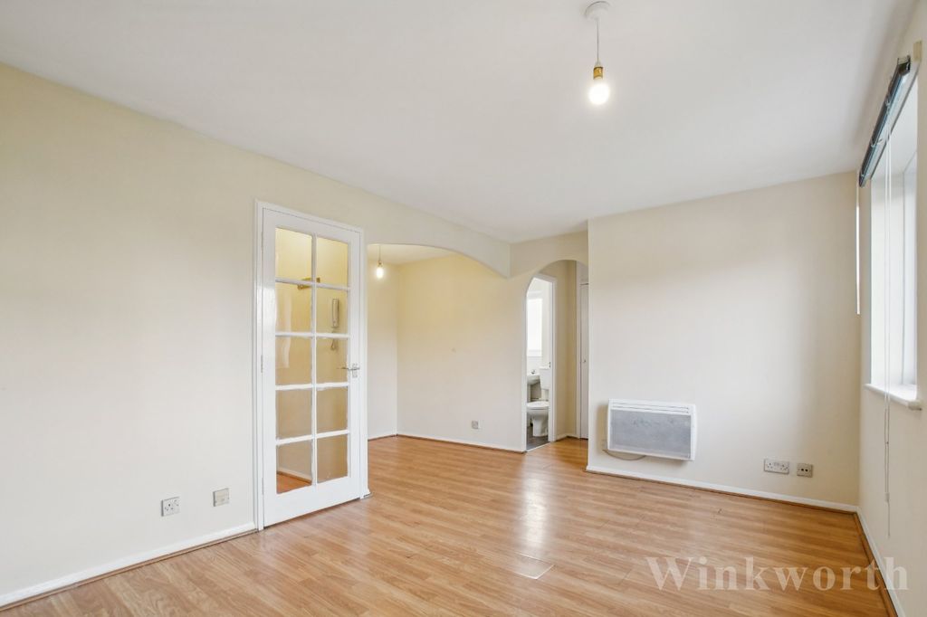 Property photo 2 of 11 Picture No. 17