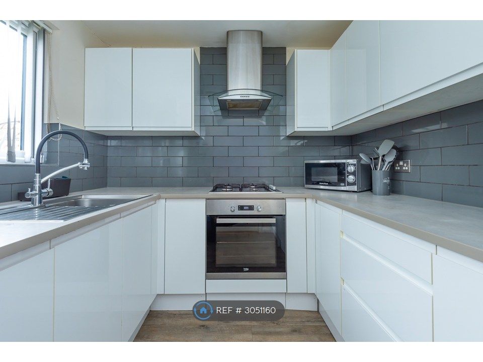 Property photo 1 of 12 Kitchen