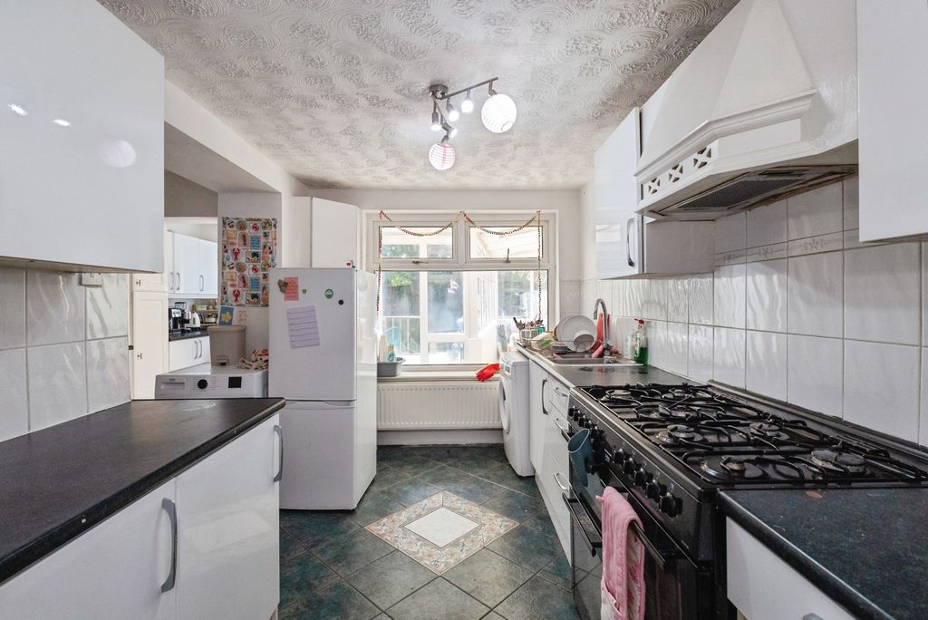 Property photo 3 of 30 Pbox-Img.Jpg
