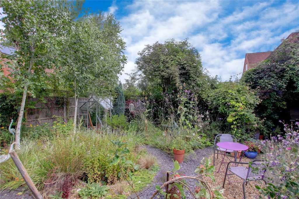 Property photo 2 of 30 Picture No. 32