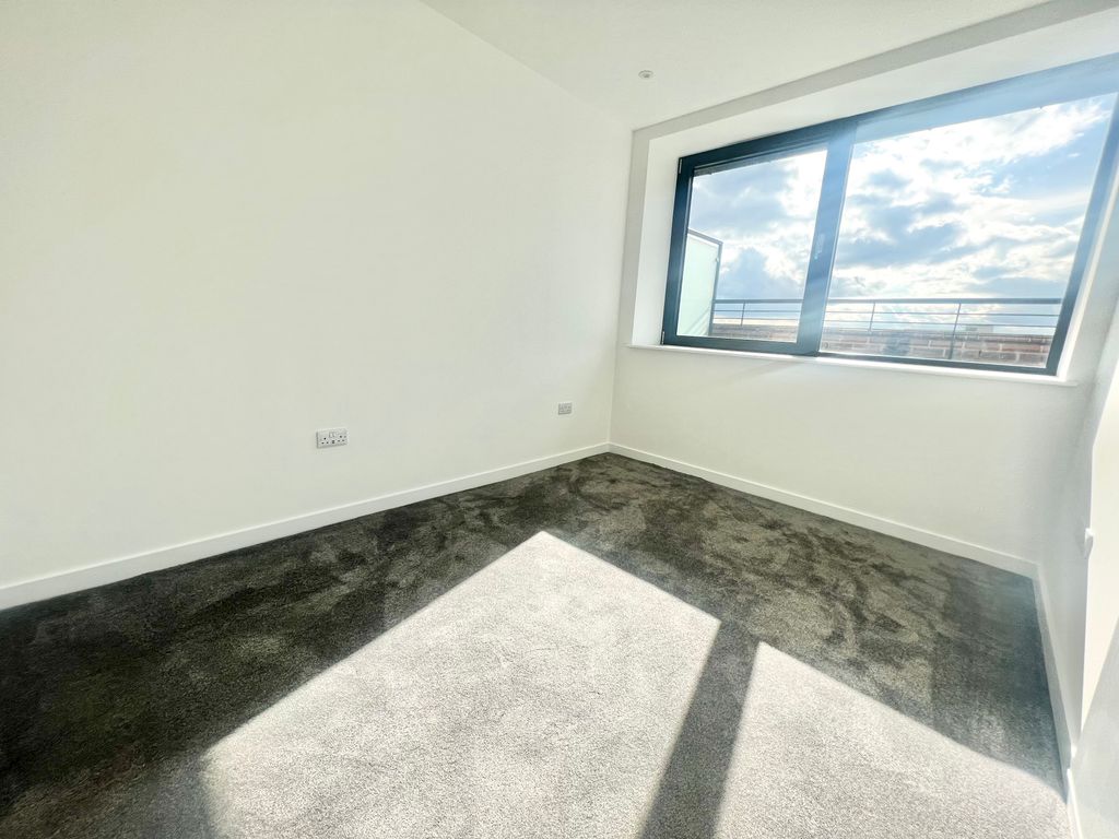 Property photo 3 of 5 Bedroom