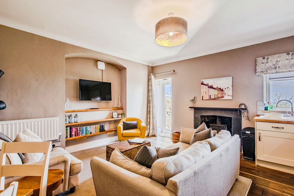 Property photo 3 of 16