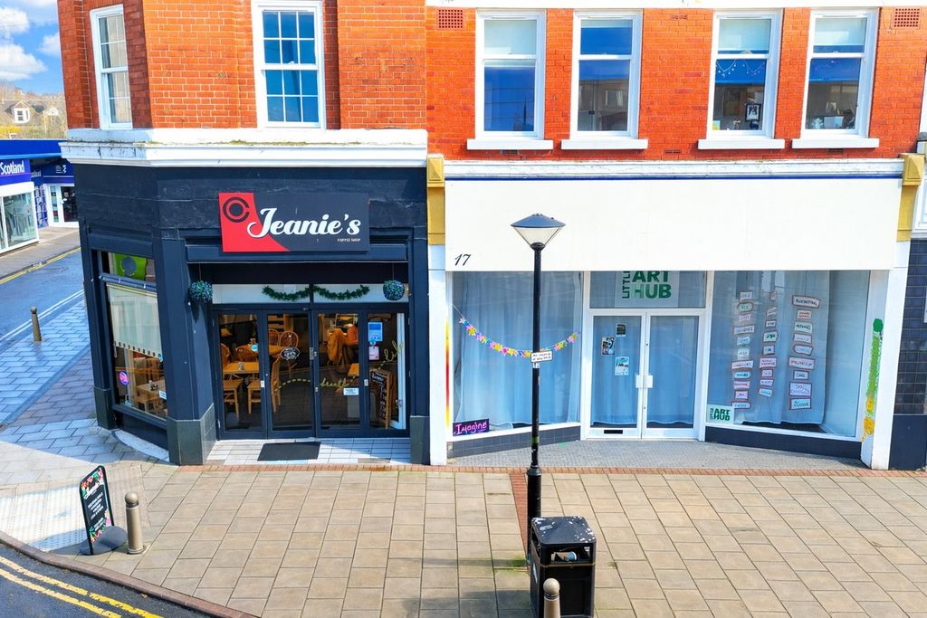 Property photo 1 of 3