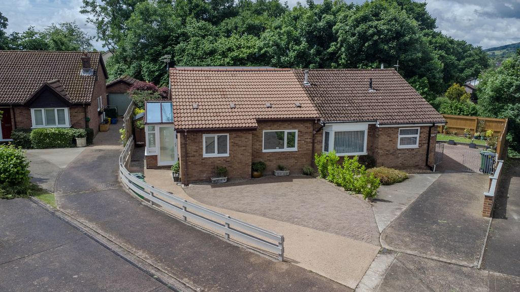 Property photo 1 of 24