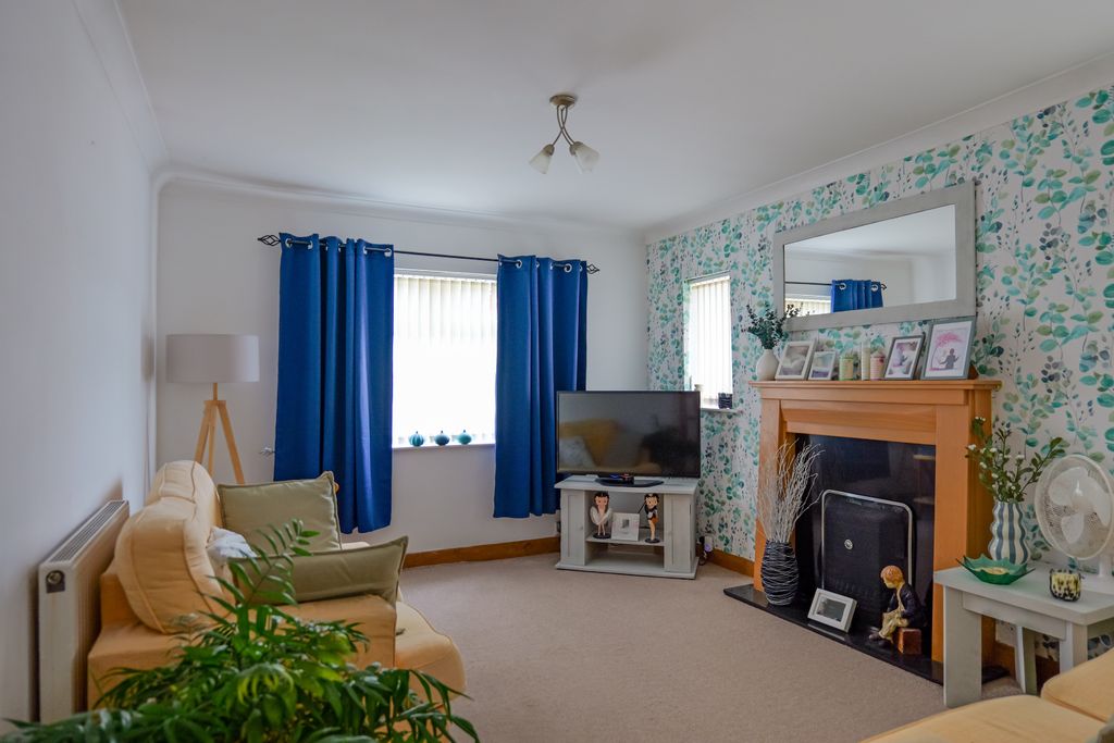 Property photo 2 of 25