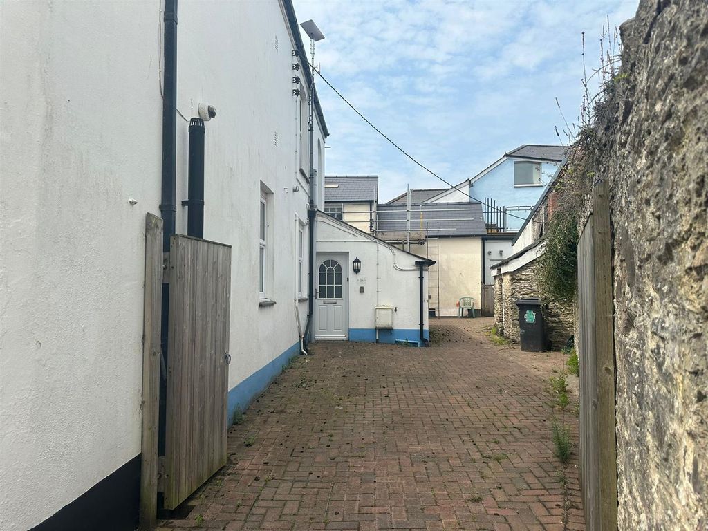 Property photo 2 of 12 Front