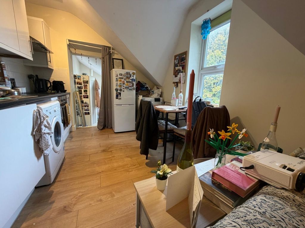 Property photo 2 of 4 Abc4d726-03Bd-4830-Ab05-Fdc73455469d