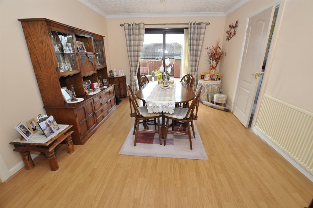 Property photo 3 of 16 Dining Room