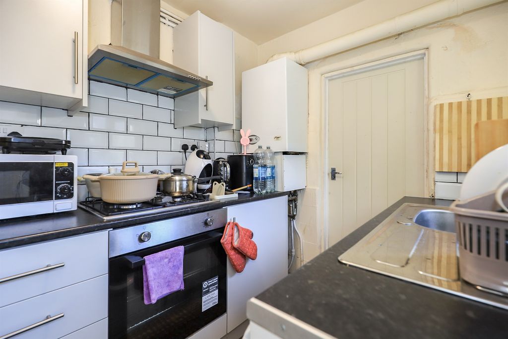 Property photo 3 of 14