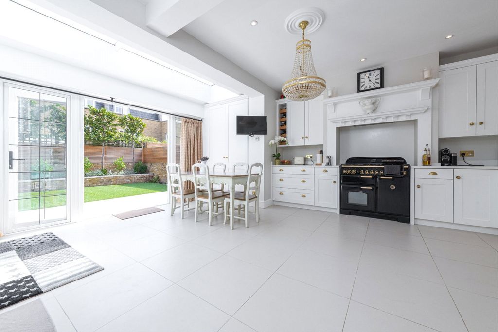 Property photo 1 of 9 Kitchen/Family Room
