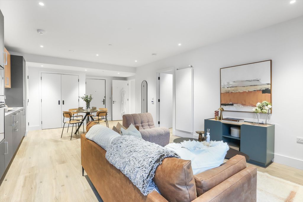 Property photo 1 of 19 Image