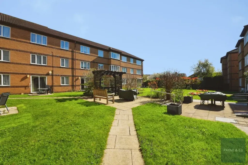 Additional image 10 of 1 bed flat for saleLimewood Court, Beehive Lane, Gants Hill, Essex IG4