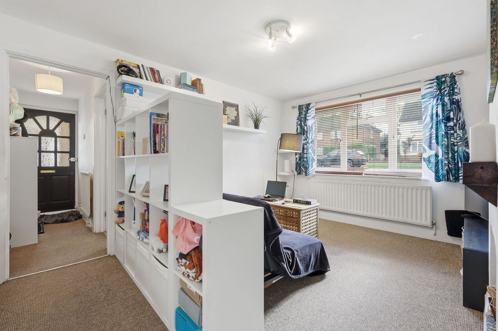 Property photo 2 of 9 Lounge