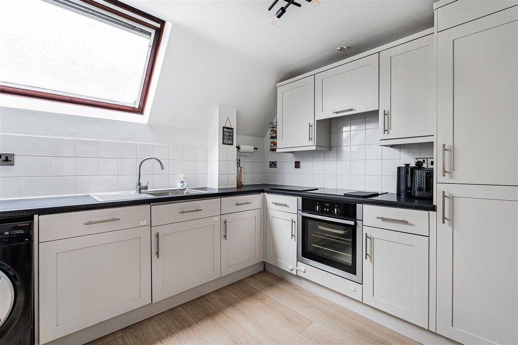 Property photo 3 of 18 16_91462.Jpg