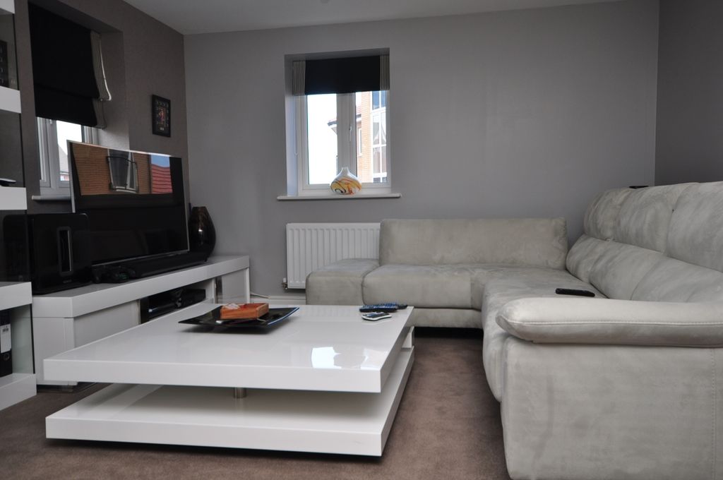 Property photo 3 of 10 4 Silverbirches l...