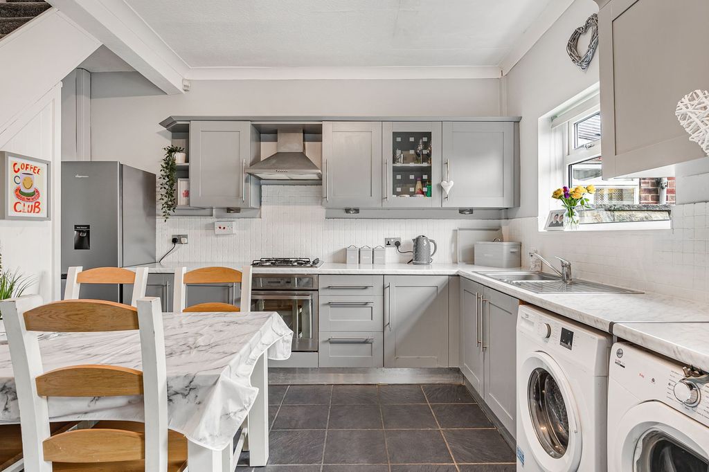 Property photo 2 of 22