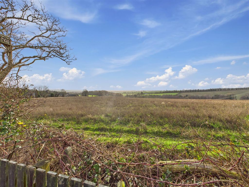 Property photo 2 of 19 Cam05476G0-Pr0093-Still005.Jpg