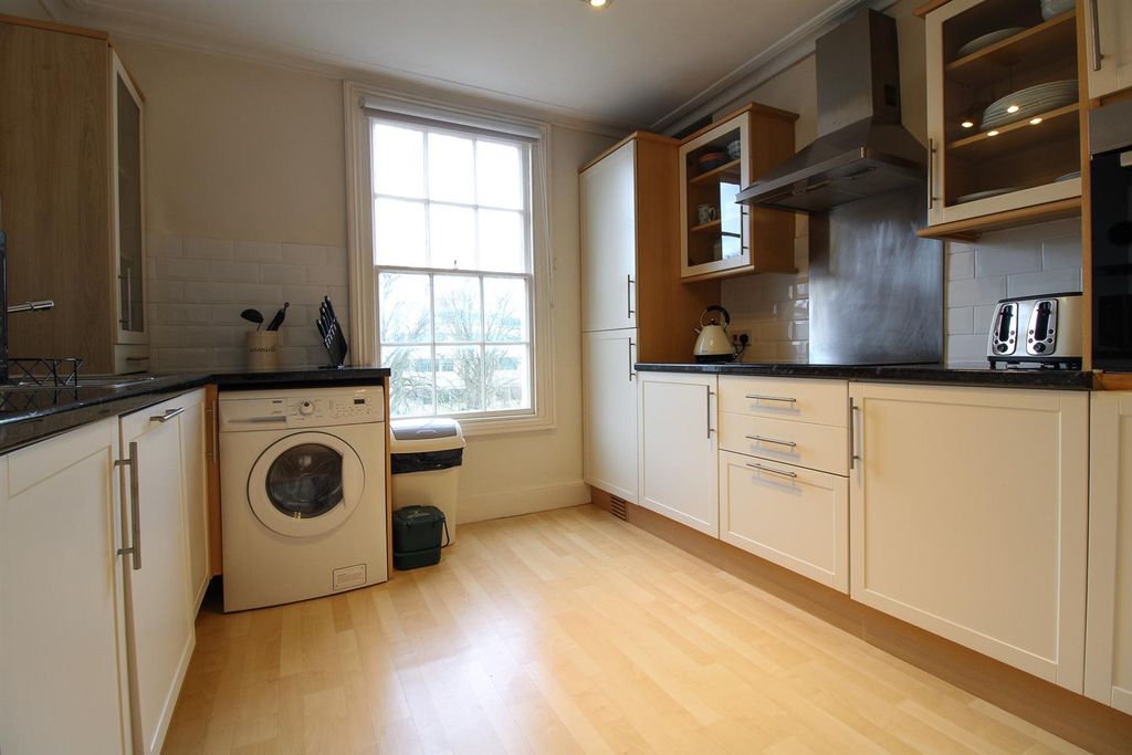 Property photo 3 of 6 Kitchen