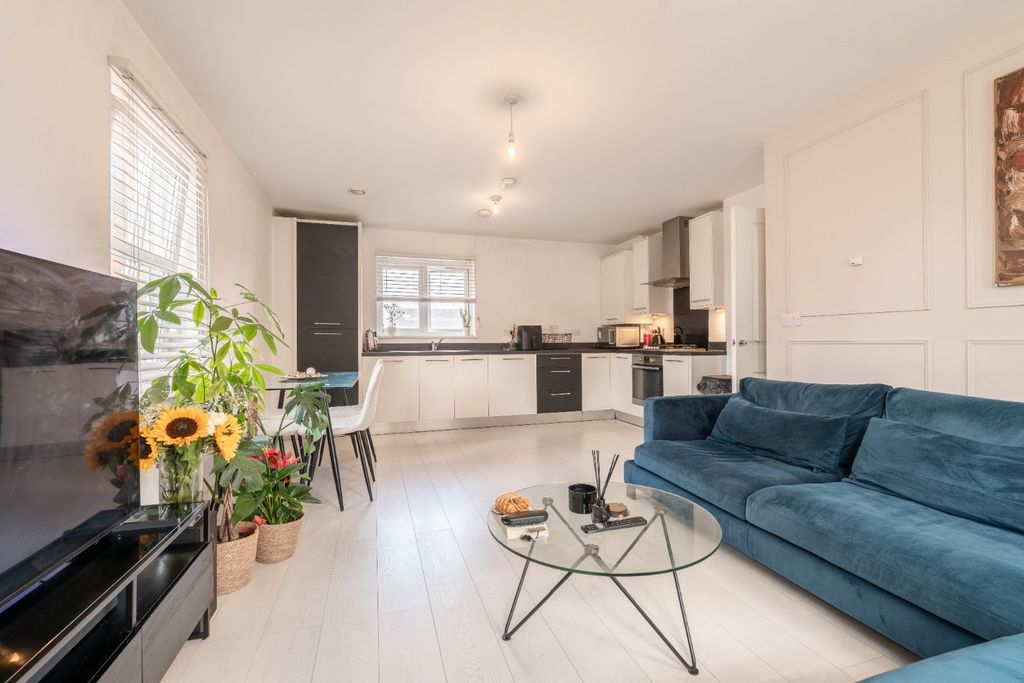 Property photo 1 of 16 4223031