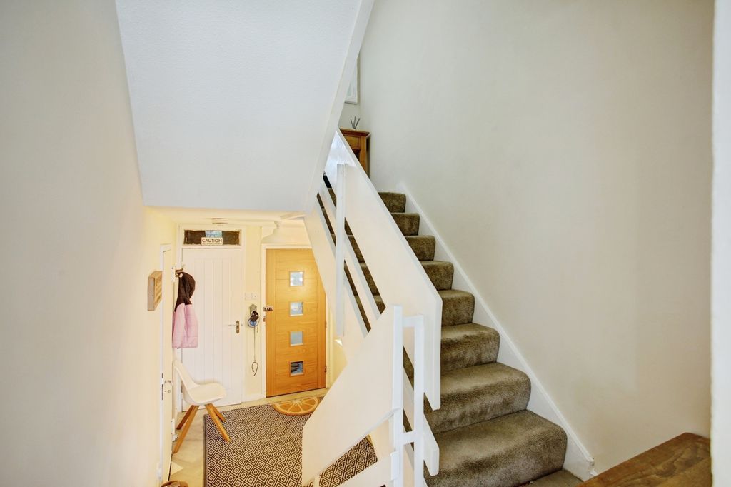 Property photo 3 of 15 Pbox-Img.Jpg