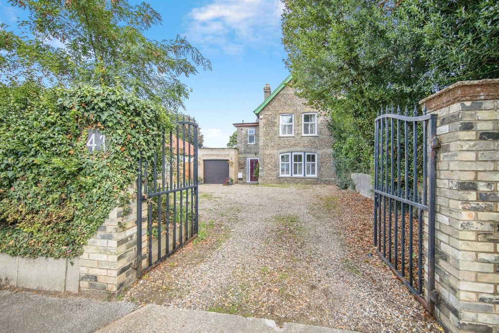 Property photo 1 of 23