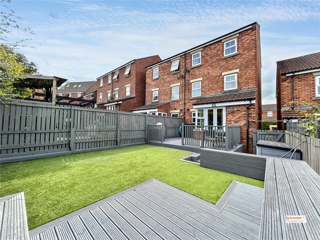Property photo 1 of 25 Picture No. 23