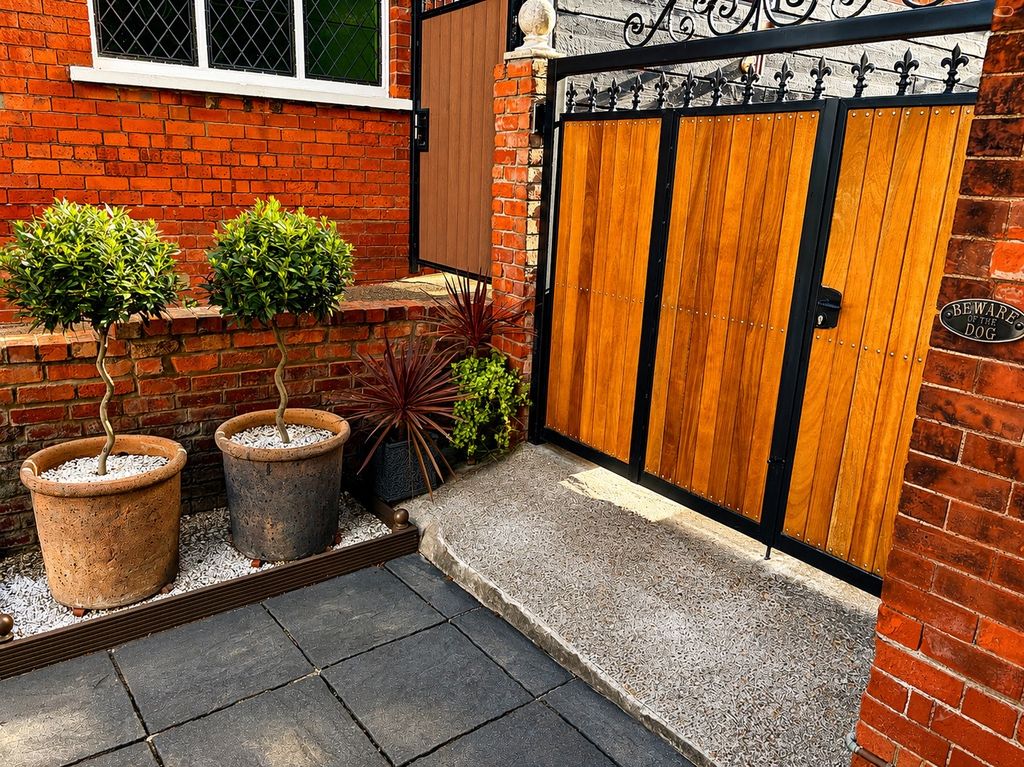 Property photo 3 of 26
