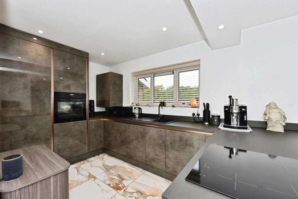 Property photo 1 of 20 Pbox-Img.Jpg