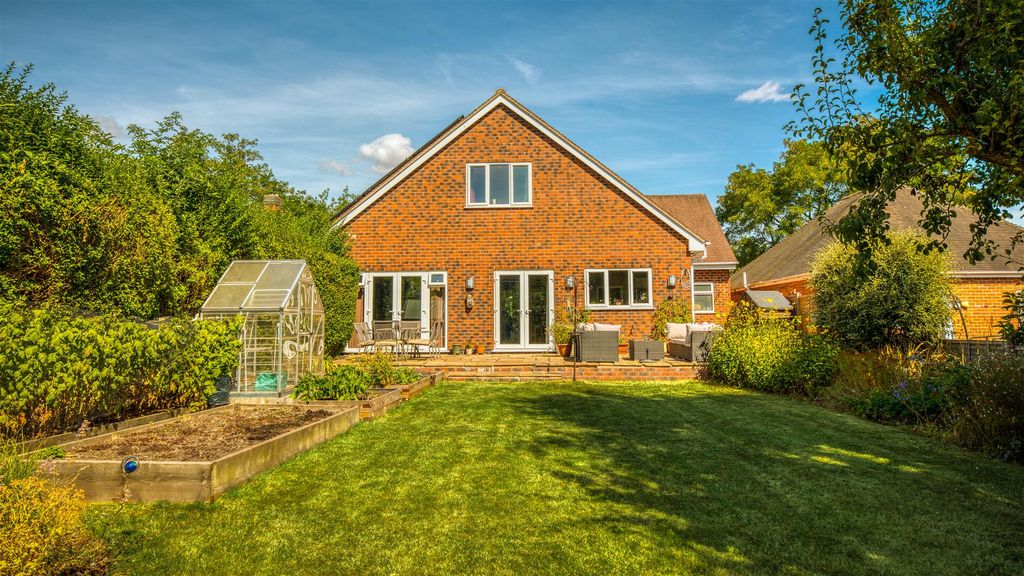 Property photo 1 of 32