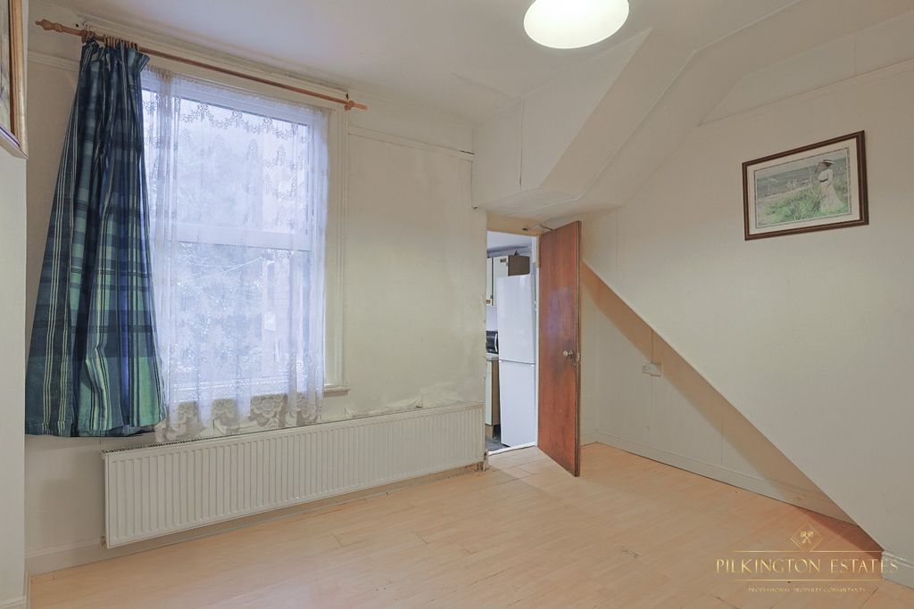 Property photo 3 of 9 4501624