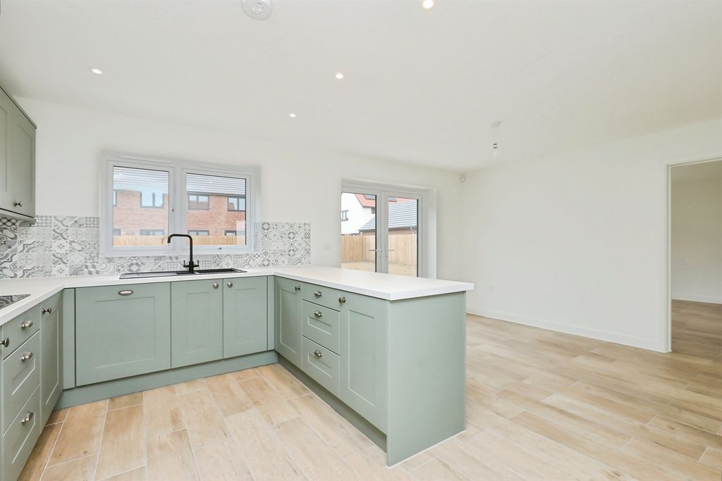 Additional image 6 of 4 bed detached house for saleSwanton Drive, Dereham NR20
