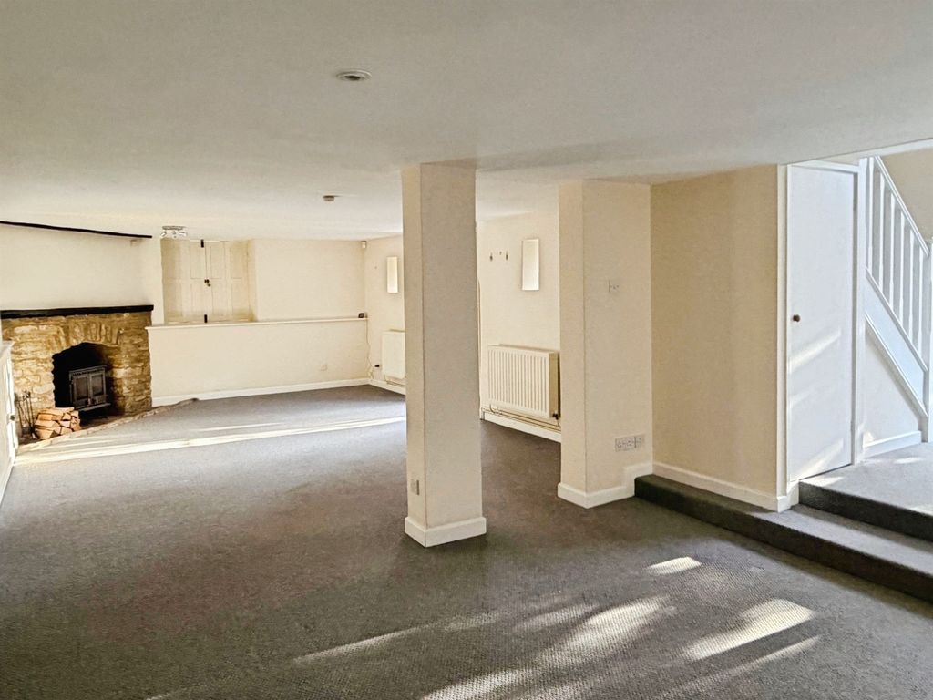 Property photo 3 of 23