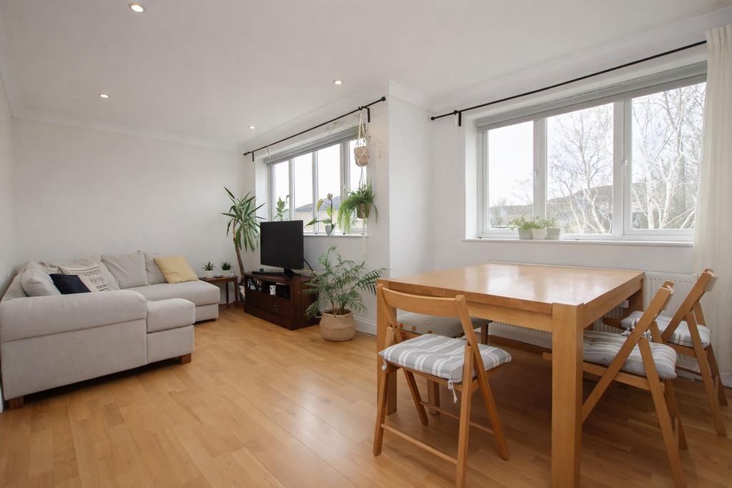 Property photo 1 of 10 588F858B-Dcf8-4Ab8-A1Aa-05F8Ed92988c.Png