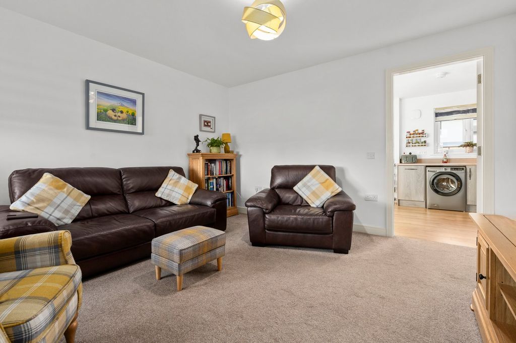 Property photo 3 of 21