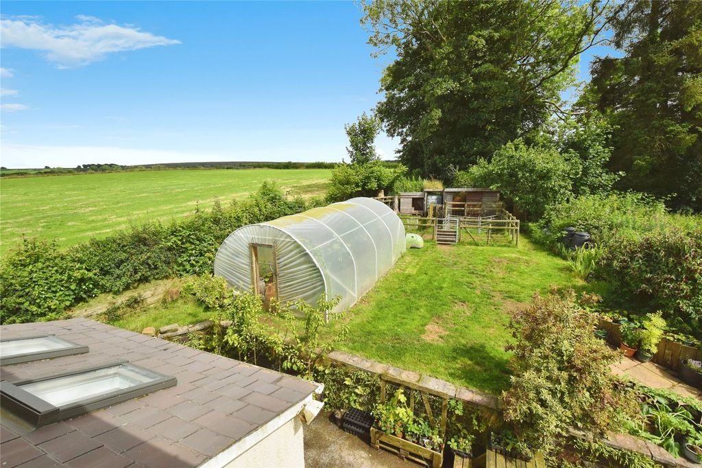 Property photo 2 of 20 Picture No. 17
